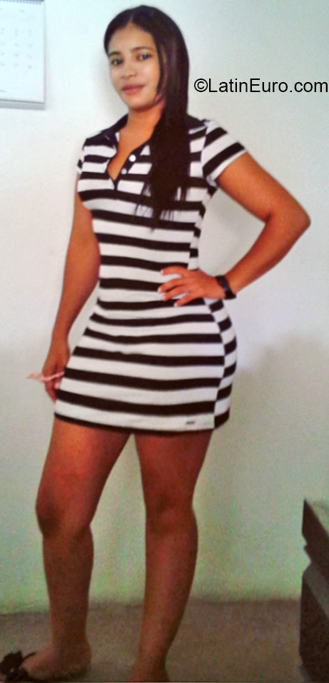 Date this hot Colombia girl Paola from Medellin CO16996