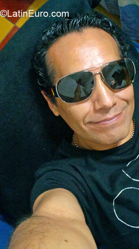 Date this voluptuous Mexico man Saul from Morelia MX1371