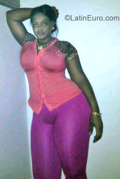 Date this funny Jamaica girl Yaniquie from Portmore JM1972
