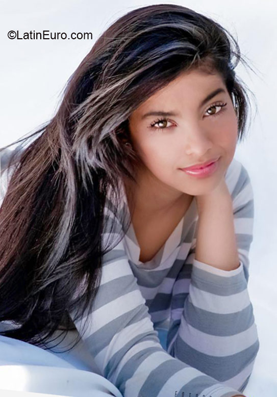 Date this exotic Venezuela girl Carolina from Merida VE435