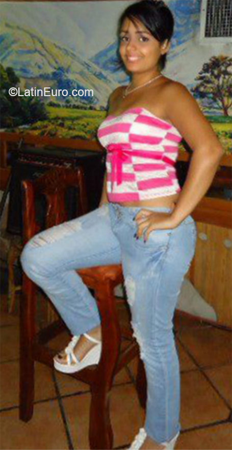 Date this exotic Venezuela girl Yusmily from Guatire VE438