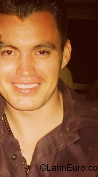 Date this sultry Mexico man Sinuhe from Mazatlan MX1384