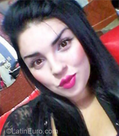 Date this sensual Colombia girl Katherine from Medellin CO17182