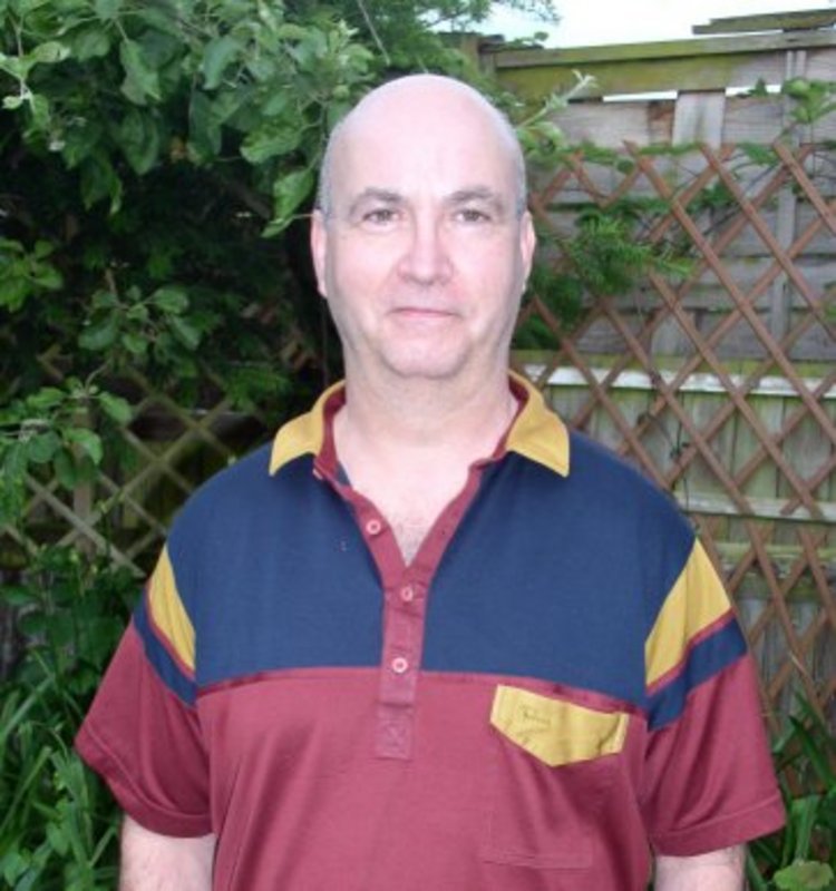 Date this cute United Kingdom man Laurie from New Malden PH761