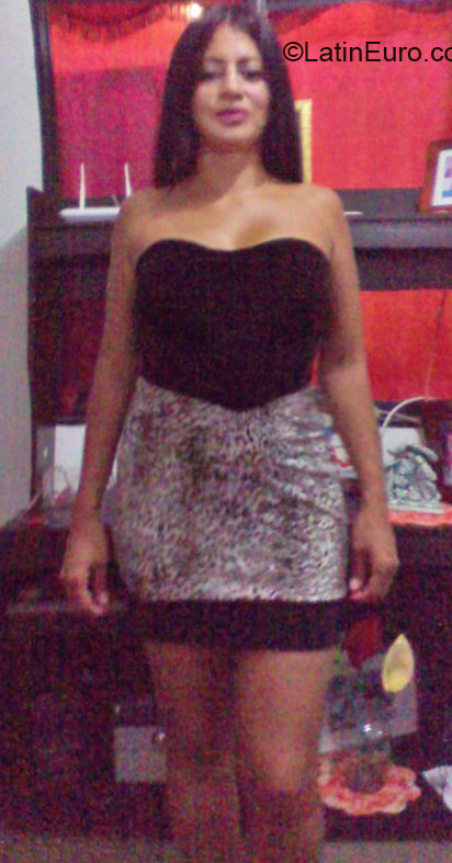 Date this sultry Colombia girl Andrea from Cali CO17210
