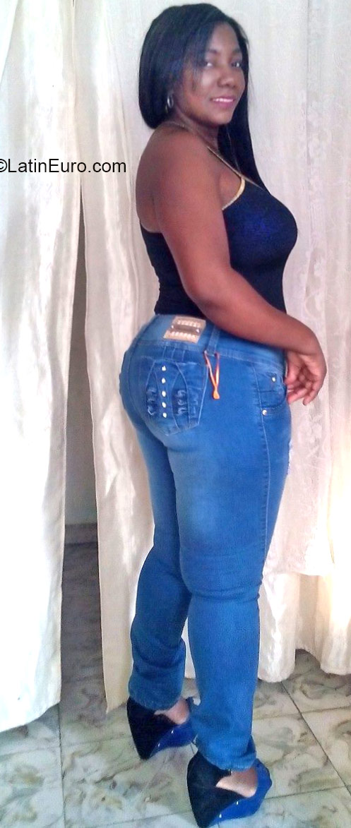 Date this hot Colombia girl Marilu from Cali CO17267