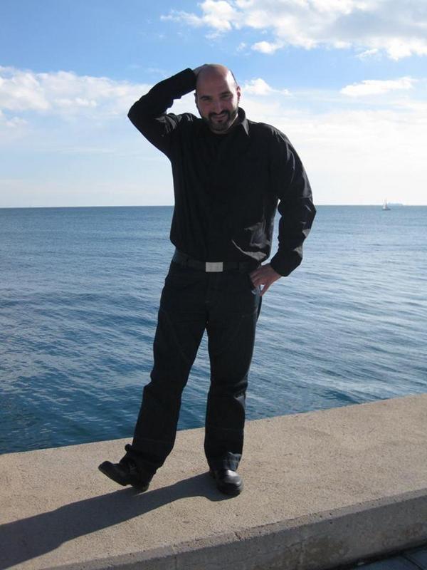 Date this happy United Kingdom man Lennon from Nottinghan GB807