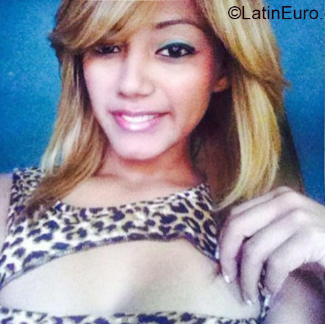 Date this stunning Honduras girl Melissa from Tegucigalpa DO22159