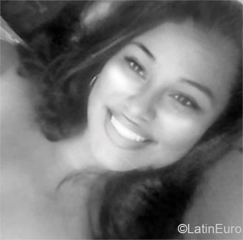 Date this pretty Honduras girl Wendy from Comayagua HN1521