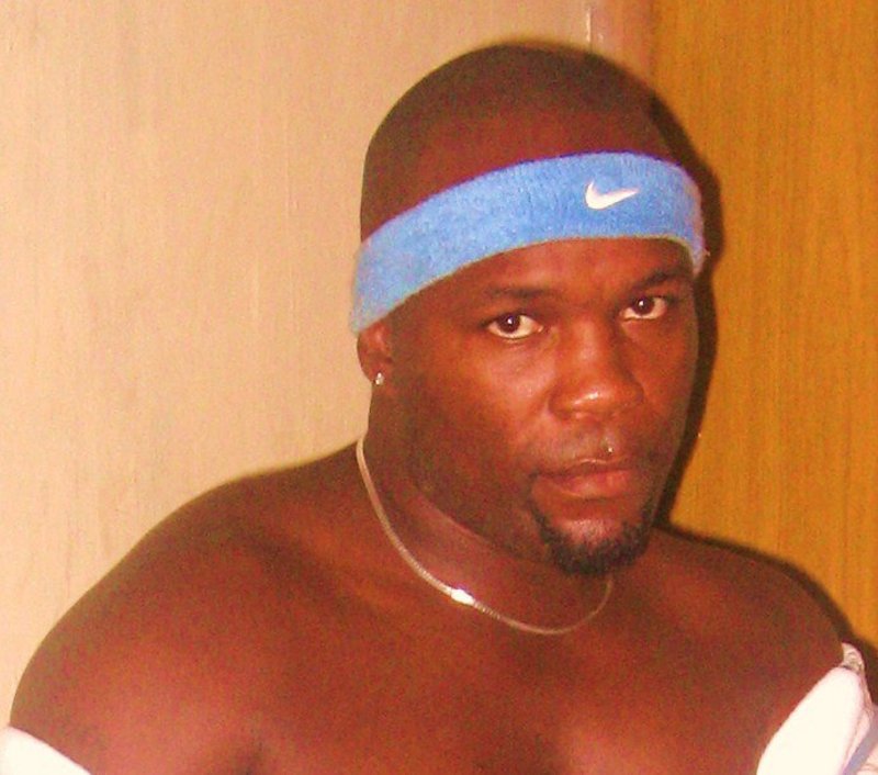 Date this tall United States man Cecil from Panama US16170