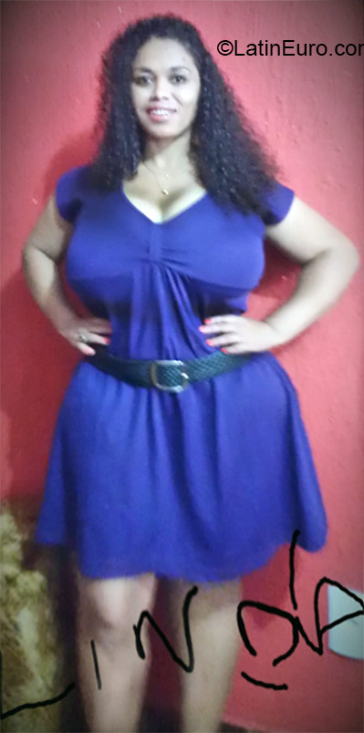 Date this funny Brazil girl Ana from Brasilia BR9346