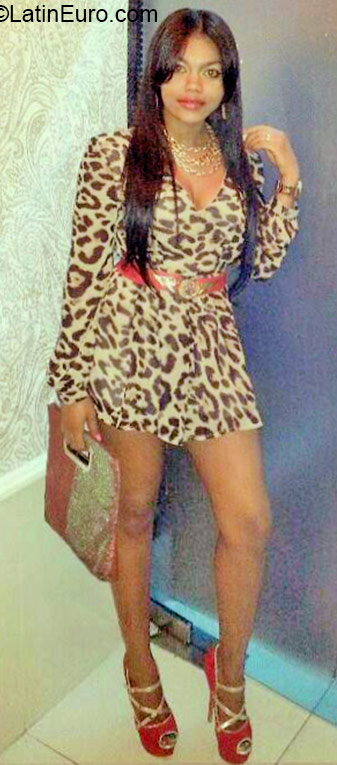 Date this tall United States girl Crisbal from Miami US16197