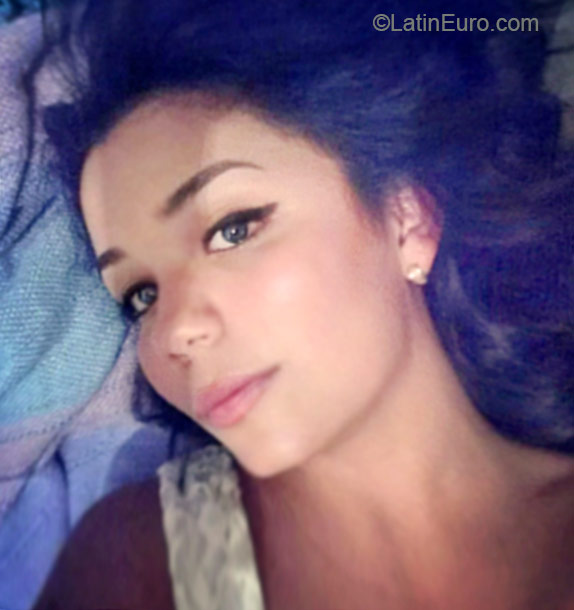 Date this young Venezuela girl Barbara from Caracas VE525