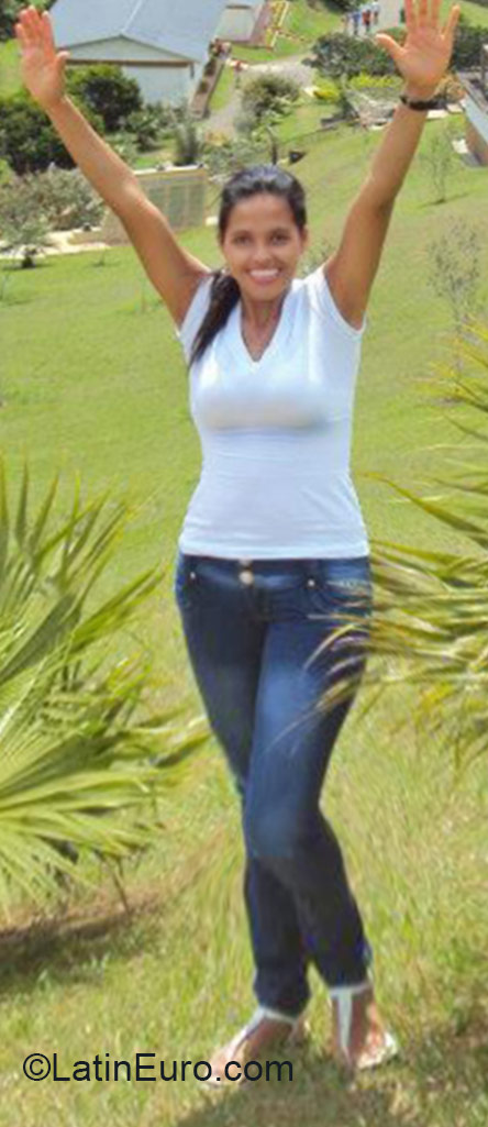 Date this voluptuous Colombia girl Lady from Cali CO17576