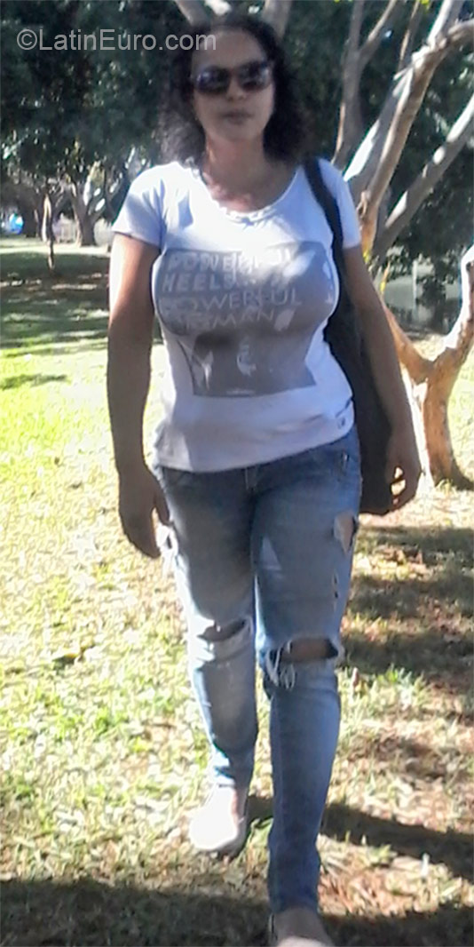 Date this funny Brazil girl Name:	Glaucia from Piracicaba BR9370