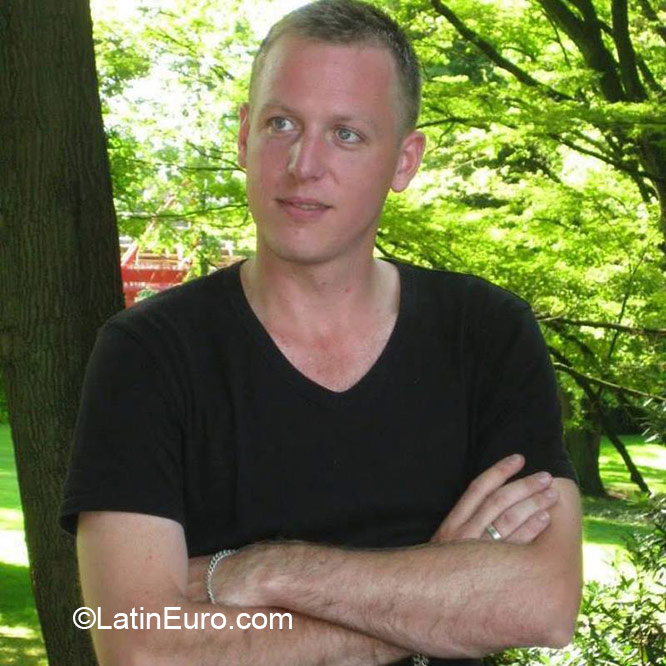 Date this tall Netherlands man Roel from Utrecht NL266
