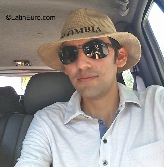 Date this hot Colombia man Juan from Bogota CO17623