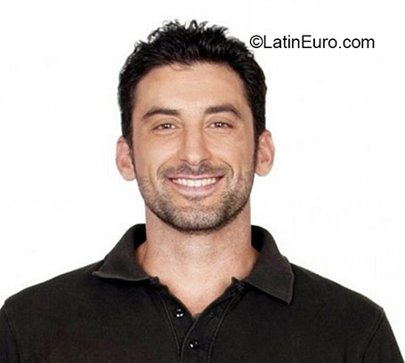 Date this athletic Italy man Calogero from Torino IT252