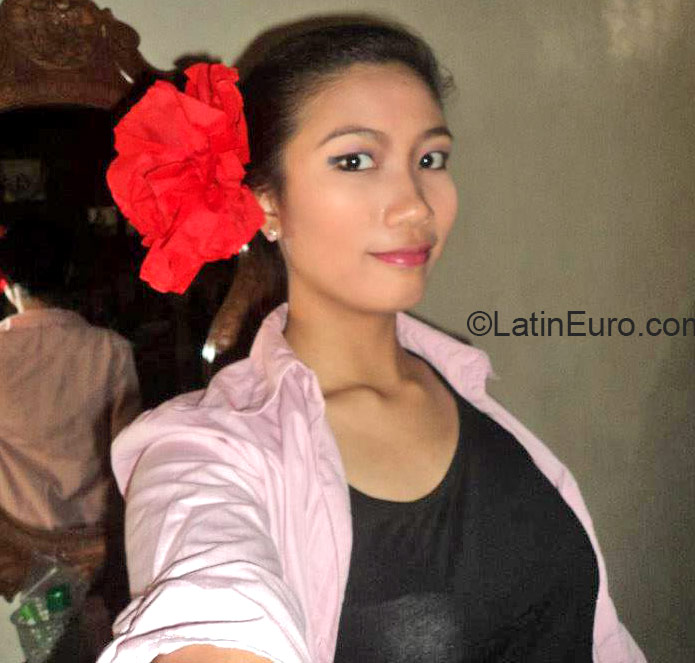 Date this tall Philippines girl Shairia from Angadanan PH799