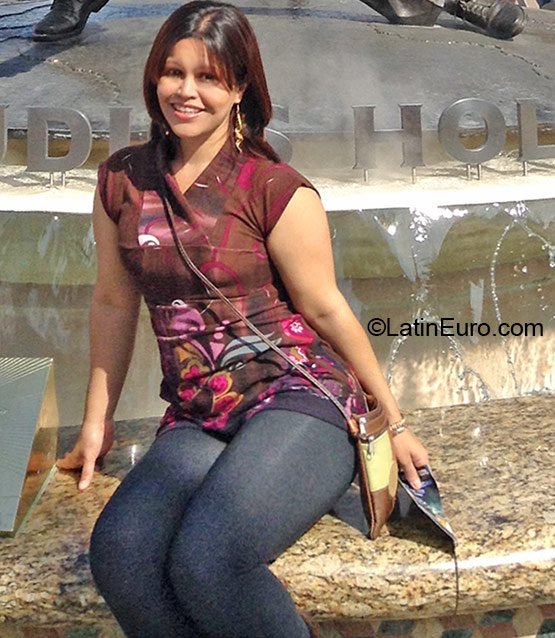 Date this hard body Venezuela girl Orli from Caracas VE567