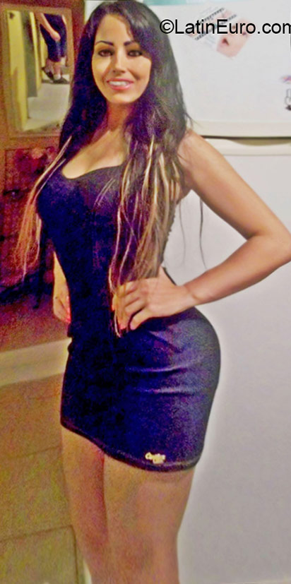 Date this gorgeous Brazil girl Miriane from Santa Vitoria Do Palmar BR9400