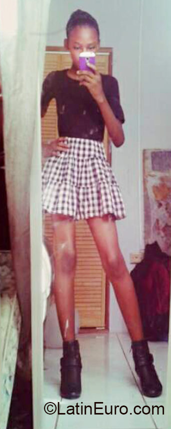 Date this attractive Jamaica girl Nakesha from May Pen JM2111