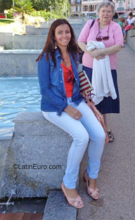 Date this delightful Brazil girl Leia from Uberlandia BR9406