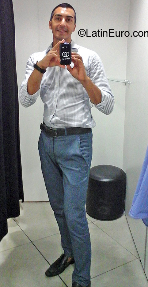 Date this sultry Brazil man Adelar from Tres Passos BR9414