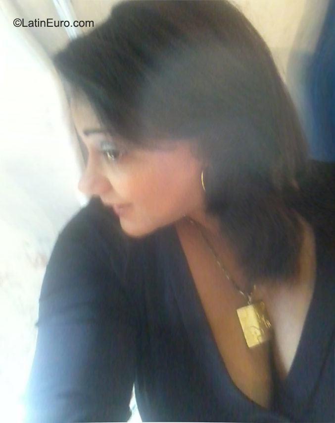 Date this good-looking Panama girl Seskia from Panama City PA662