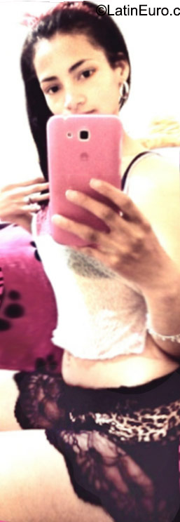 Date this athletic Colombia girl Lolly from Bogota CO17820