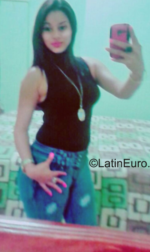 Date this delightful Honduras girl Dani from San Pedro Sula HN1633