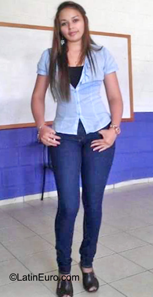 Date this pretty Honduras girl Evelyn from Tocoa HN1644