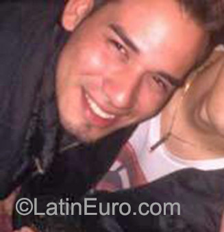 Date this tall Venezuela man Gabriel from Barquisimeto VE604