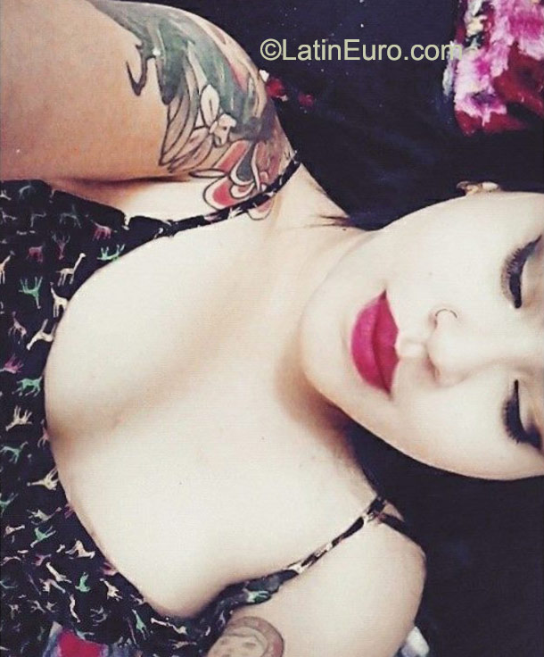 Date this lovely Colombia girl Dannyelle from Pereira CO17895