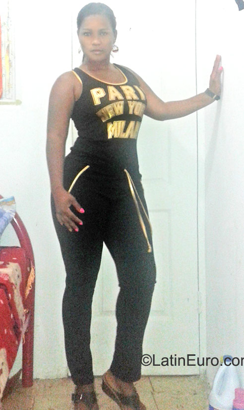 Date this delightful Colombia girl Yaraldes from Panama City CO17897