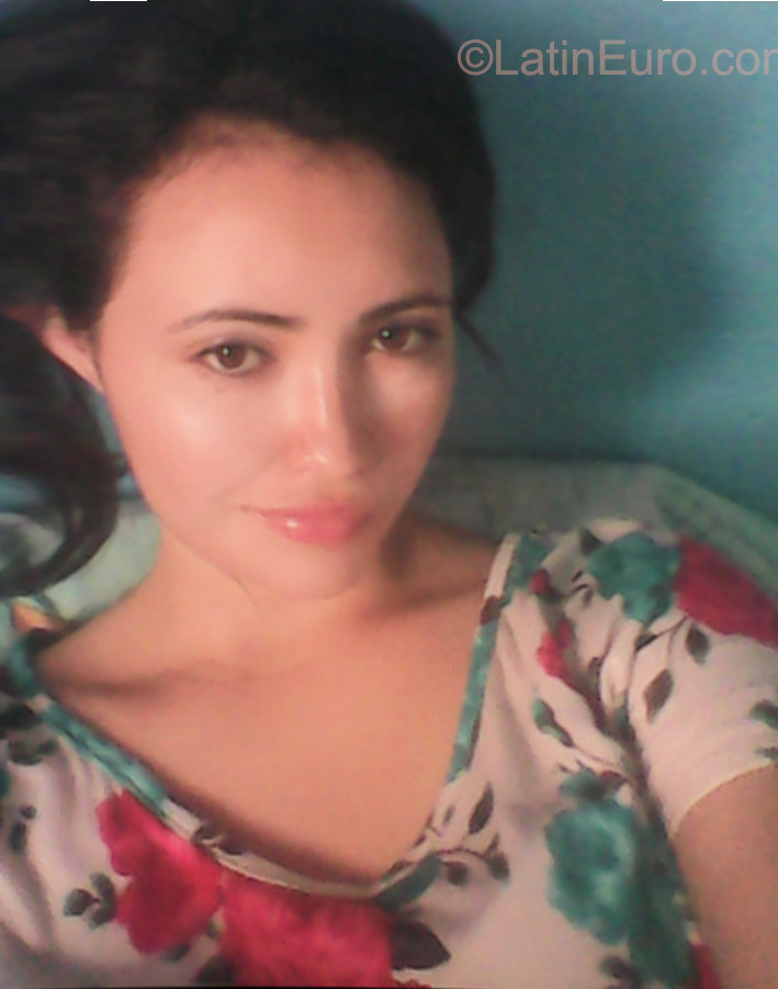 Date this stunning Honduras girl Brenda from Tegucigalpa HN1657
