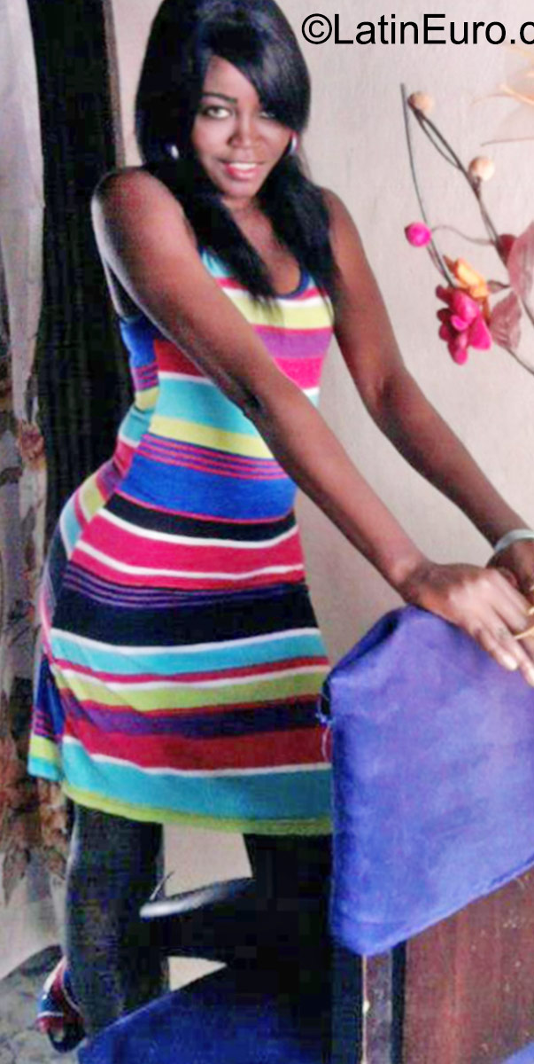 Date this good-looking Colombia girl Acasia from Cali CO17908