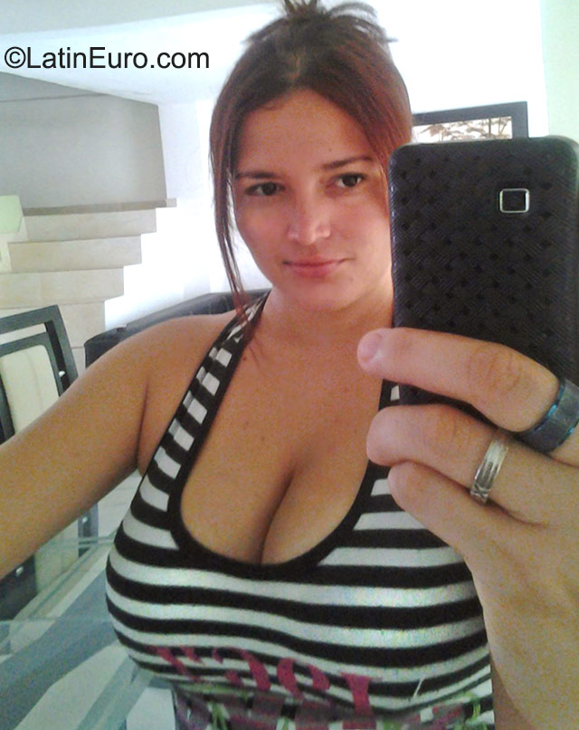 Date this charming Colombia girl Beth from Cartagena CO17921