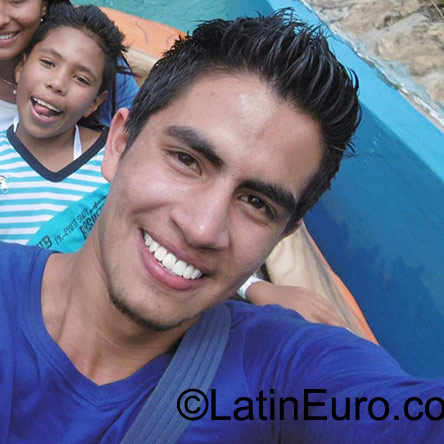 Date this exotic Colombia man Esteven from Bogota CO17936
