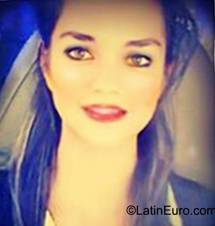 Date this attractive Venezuela girl Franchesca from Puerto Ordaz VE614