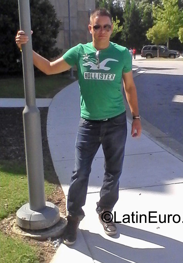 Date this nice looking United States man Barbaro from Lawrenceville US16421