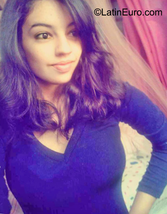 Date this good-looking Brazil girl Paloma from Sao Paulo BR9439