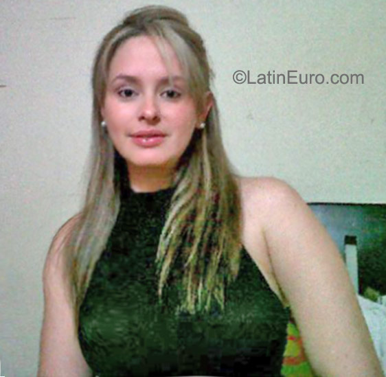 Date this charming Colombia girl Adriana from Bogota CO17956