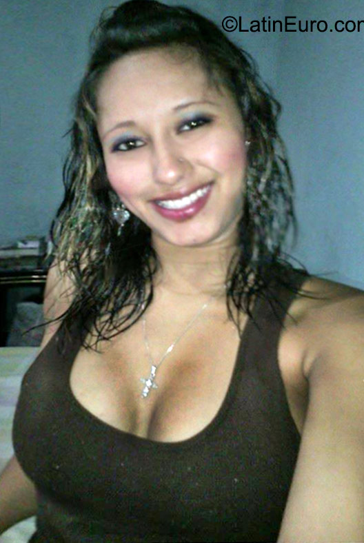 Date this funny Honduras girl Carolina from Tegucigalpa HN1674