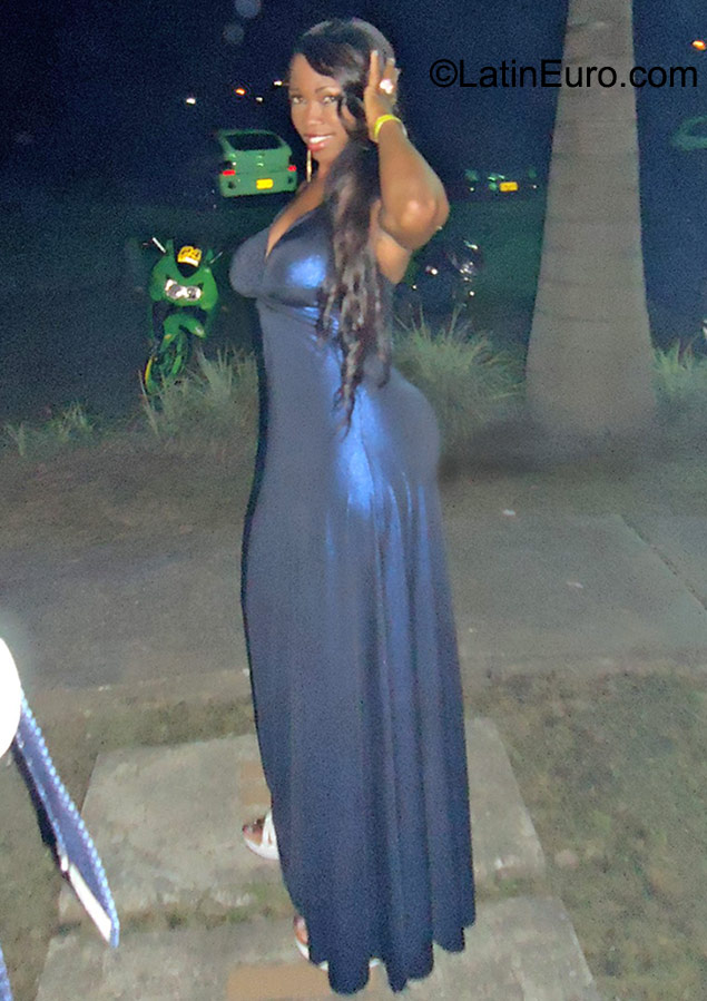 Date this gorgeous Colombia girl Diana from Tulua CO17959