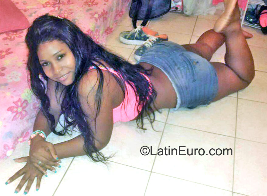 Date this charming Panama girl Luz Rihiana from Panama City PA685