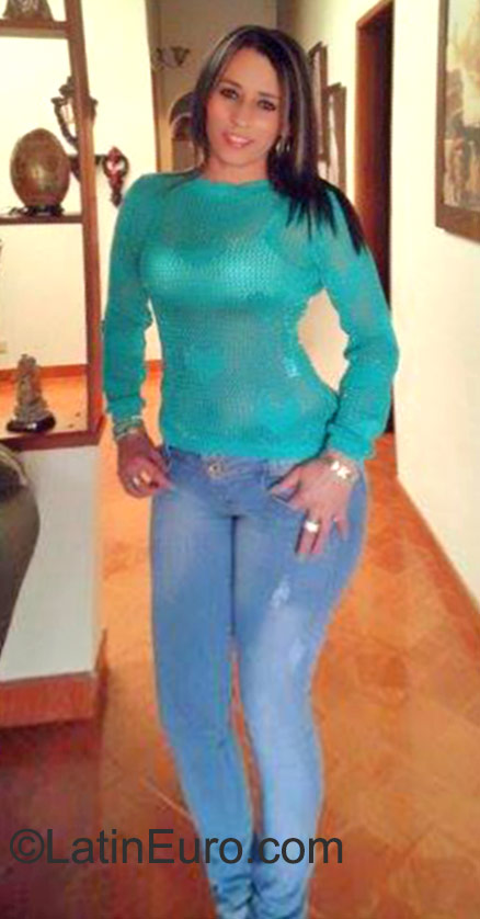 Date this good-looking Colombia girl Luz from Medellin CO17984