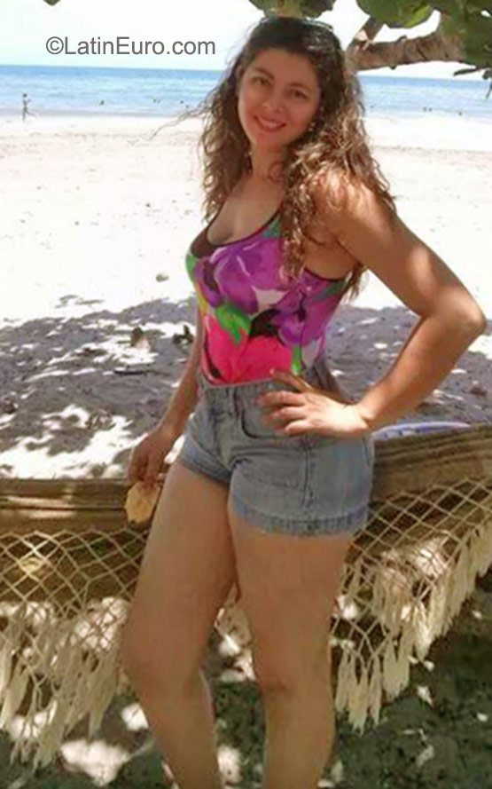 Date this foxy Honduras girl Marisol from San Pedro Sula HN2061