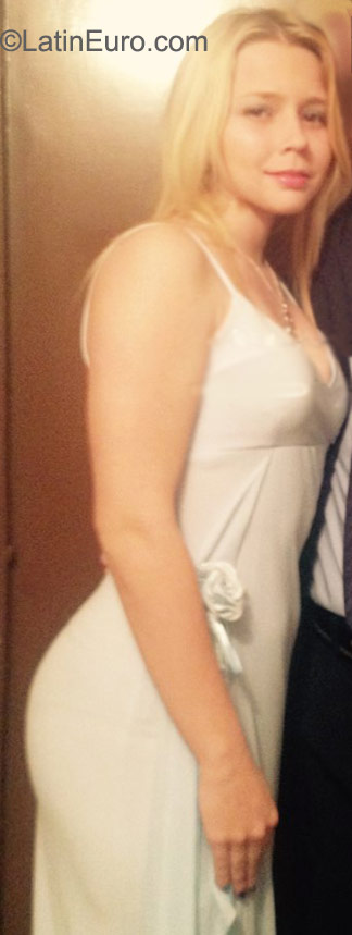 Date this gorgeous Colombia girl Carolina from Bogota CO18037