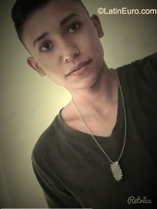 Date this charming Honduras man Junior from san pedro sula HN1706